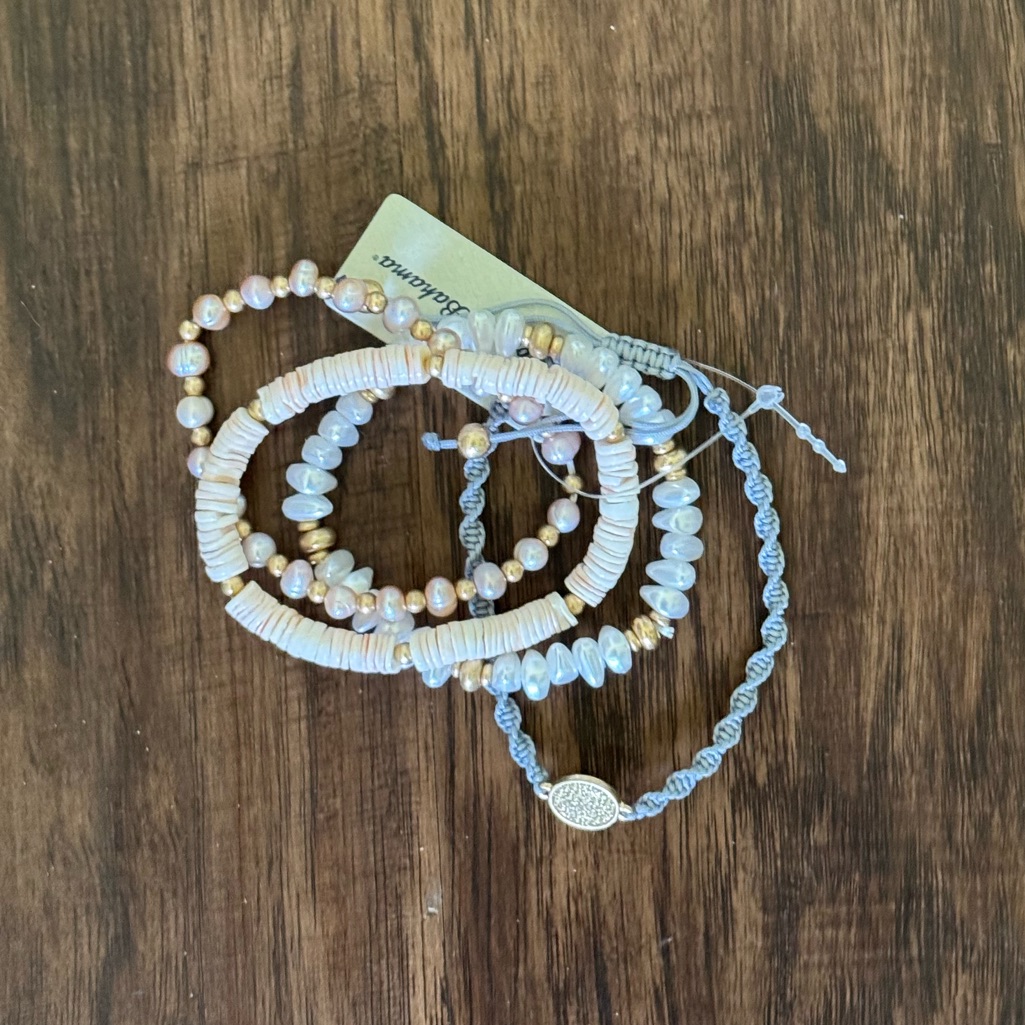 Tommy Bahama Mixed Beaded And Pearl Bracelet Set 49$
